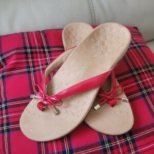 Vionic Women's Red Sandals